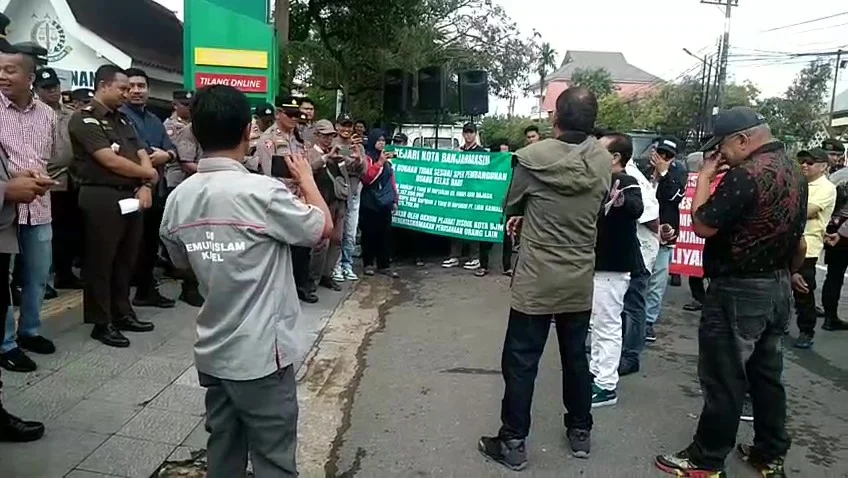 Baihaqi Melawan Dakwaan Jaksa dalam Kasus Korupsi Disdik Banjarmasin