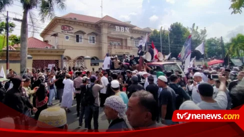 Buntut Kontroversi Hafalan Al-Qur'an Berhadiah Miras, Massa Ormas Geruduk Kantor OT Group