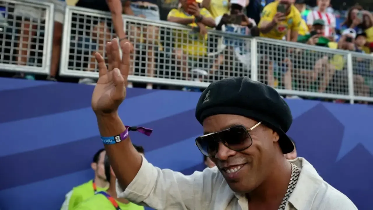 Comeback Mengejutkan: Ronaldinho Kembali ke Lapangan Hijau di Usia 46 Tahun Bersama Ravenna FC