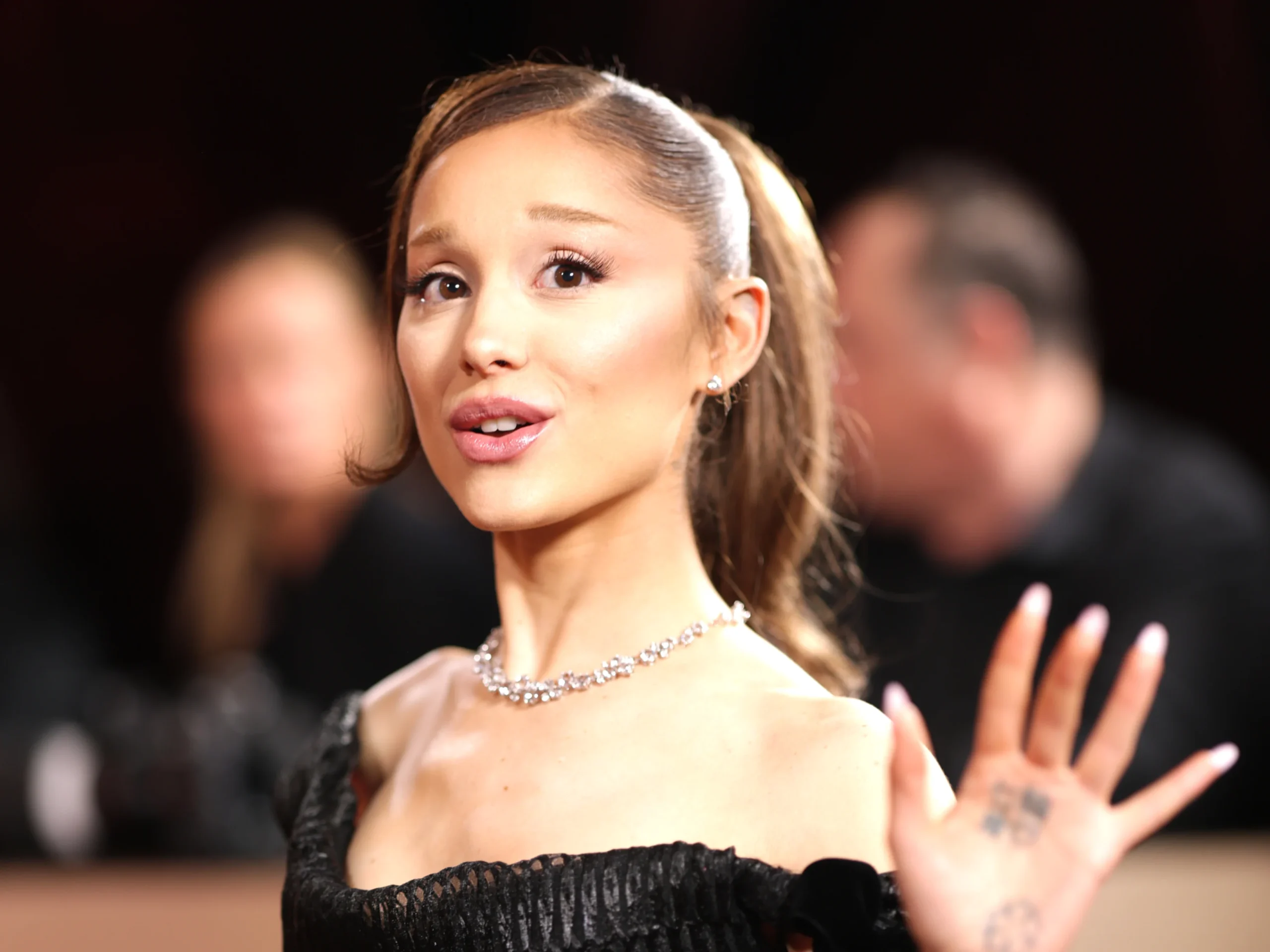 Dominasi Ariana Grande: Album Petal Sukses Puncaki Billboard 200 di Tengah Rencana Hiatus