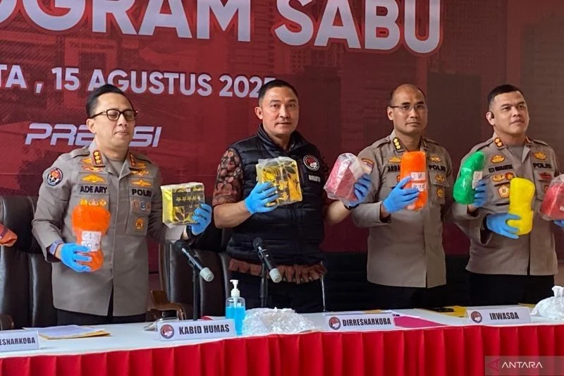 Dua Kurir Jaringan Narkoba Miming Ditangkap dengan Sabu yang Disamarkan di dalam Teh China