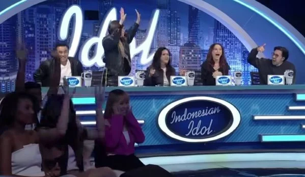 Dunia Zoom: Dari Panggung Audisi American Idol hingga Pengawasan Ketat di Tempat Kerja