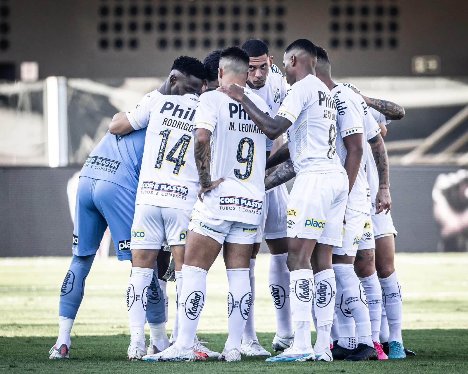 Krisiss di Vila Belmiro: Santos Terpuruk Usai Dipermalukan Athletico-PR