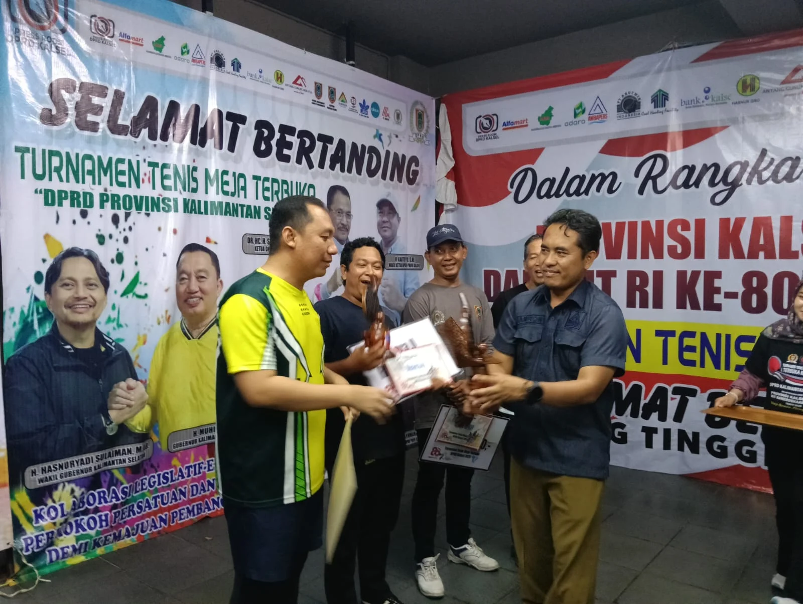 Mahkota Bunda Juara Umum Turnamen Tenis Meja Terbuka DPRD Kalsel 2026
