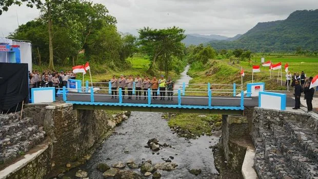 Polda Kalsel Resmikan 22 Jembatan Merah Putih Presisi, Akses Warga Kini Lebih Aman