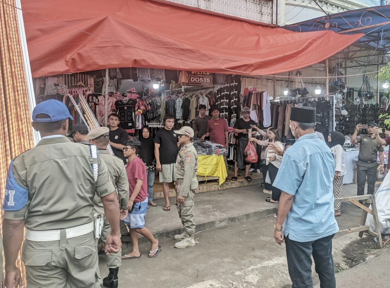 Ratapan Pedagang di Balik Penertiban Ratusan Lapak Liar Pasar Cisalak Depok