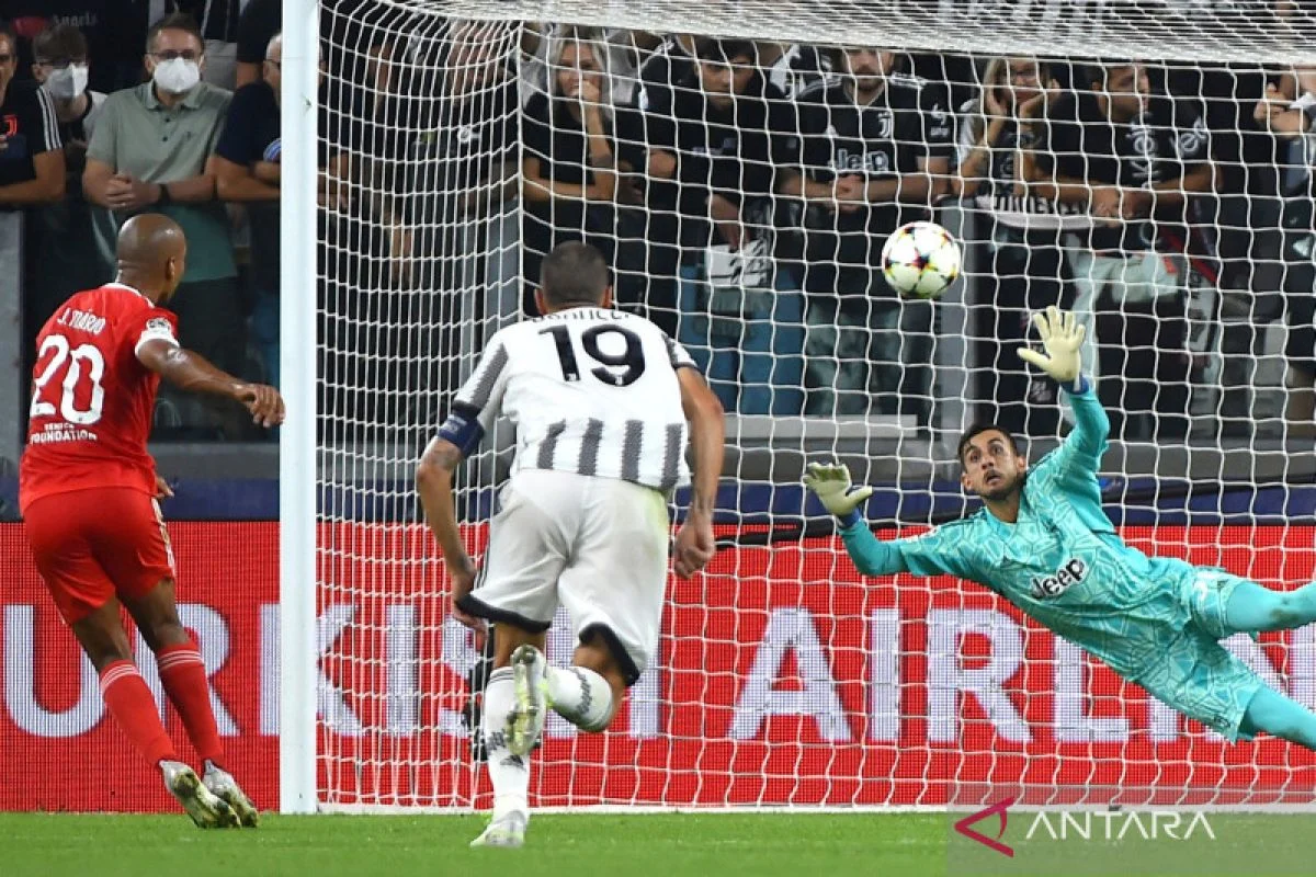 Revolusi Penjaga Gawang Juventus: Perin Hengkang, Kamil Grabara Resmi Merapat