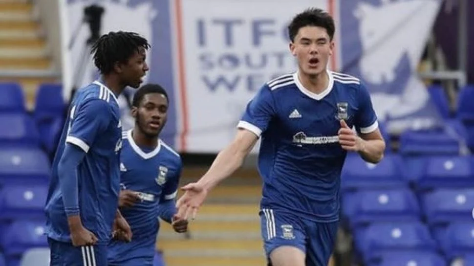 Transformasi Taktis Ipswich Town: Kemenangan atas Le Havre dan Ambisi Datangkan Ayase Ueda
