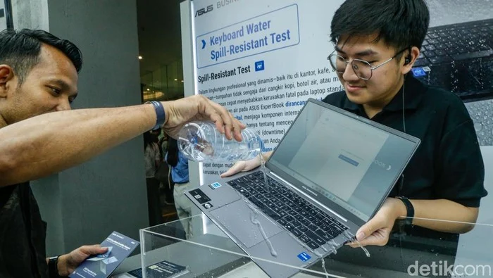 ASUS ExpertBook Ultra Unjuk Ketangguhan di Pontianak, Bidik Segmen Profesional