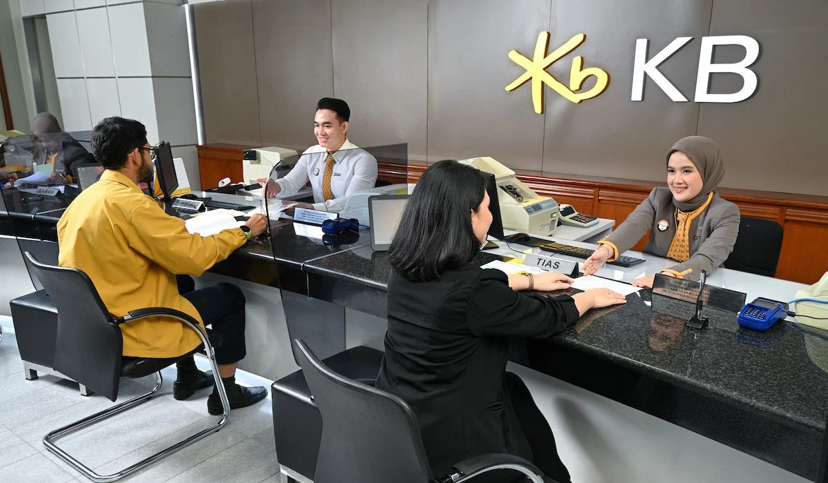 Bank Central Asia di Tengah Gejolak Global: Dari Rumor Akuisisi Haji Isam hingga Tekanan Suku Bunga Fed