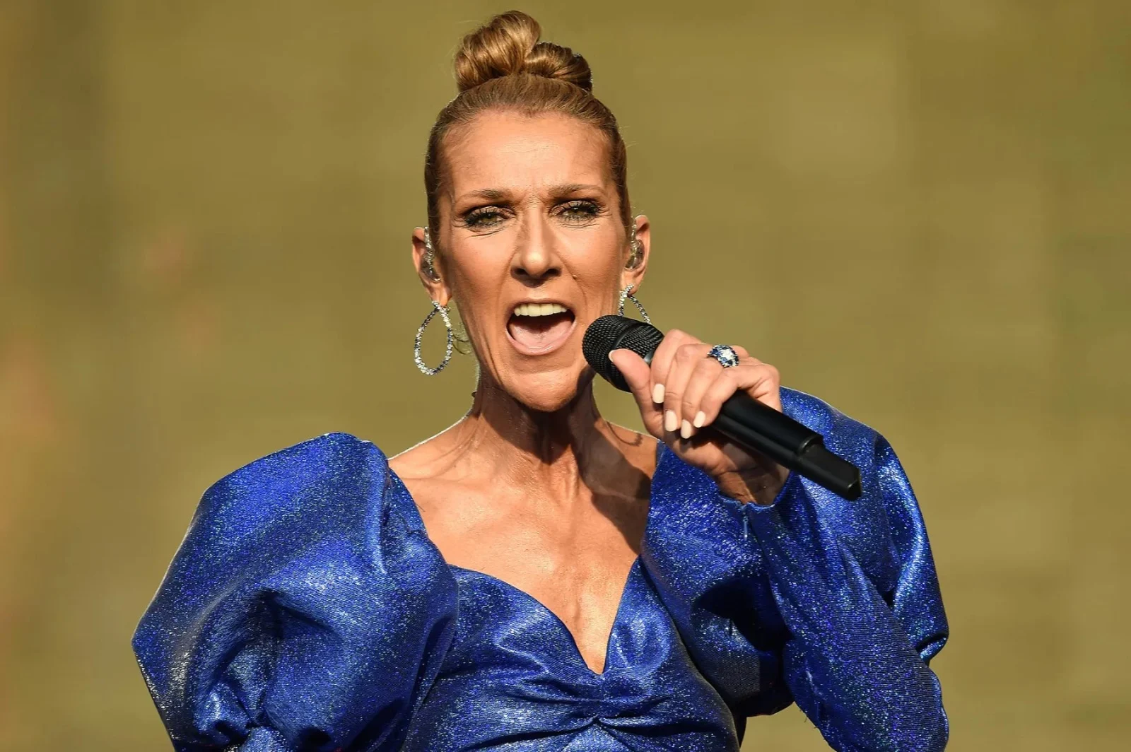 Comeback Spektakuler Celine Dion di Paris: Melawan Batas Medis Demi Panggung Impian