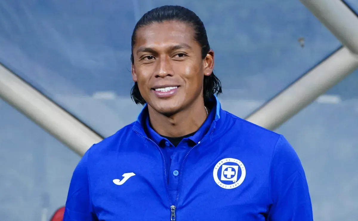 Kebangkitan Cruz Azul: Joel Huiqui Puji Mentalitas Paradela Jelang Duel Panas Clásico Joven