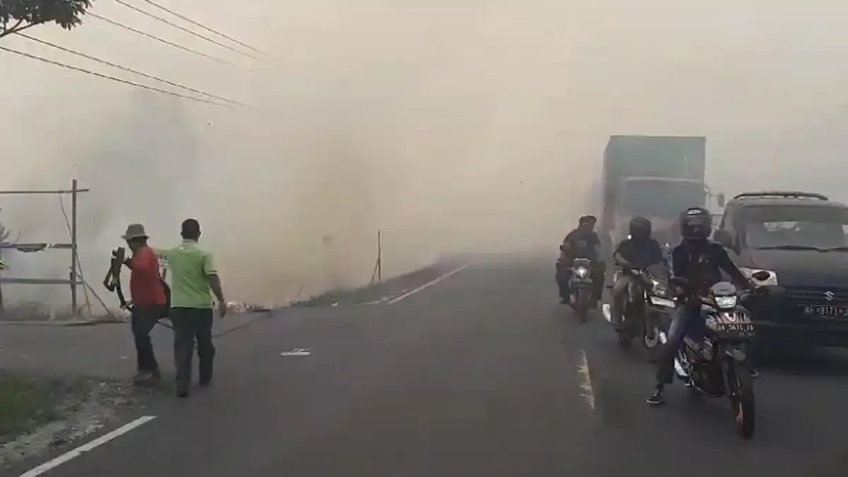 Langit Tumbang Nusa Memerah, Api Karhutla Kembali Membesar