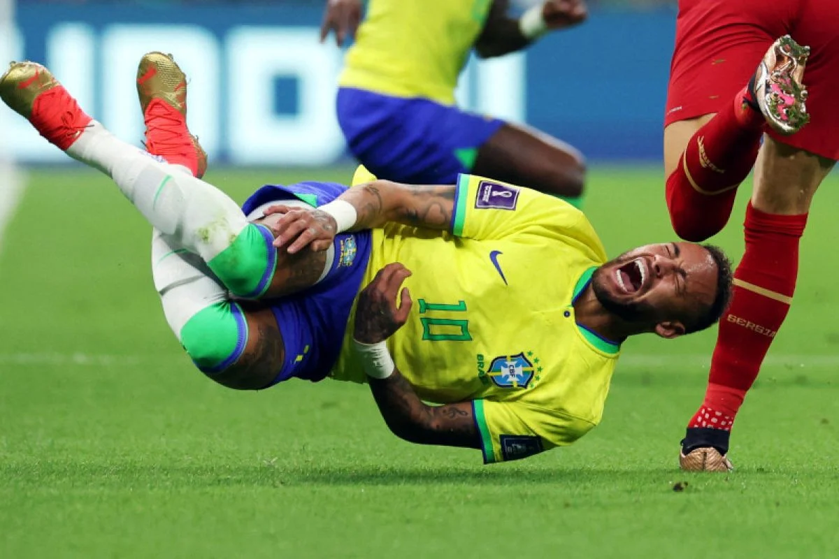 Neymar Jr: Antara Sorotan Karier, Cedera yang Menghantui, dan Sisi Humanis di Lapangan