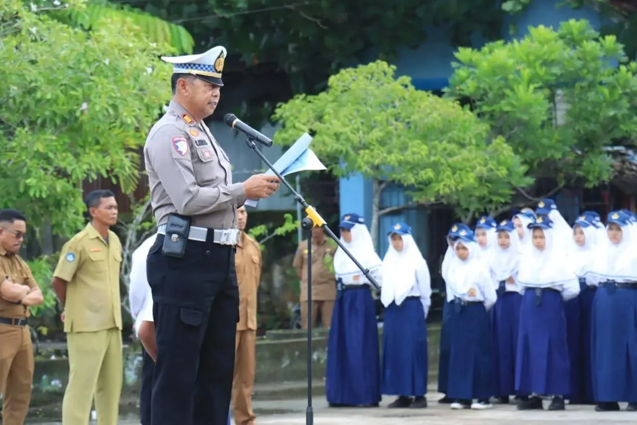 Satlantas Polresta Banjarmasin Gelar Police Goes To School di SMAN 13