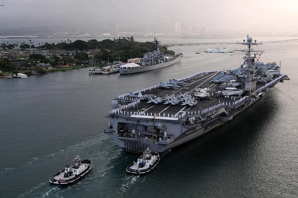 USS Abraham Lincoln Merapat di Thailand: Misi Persahabatan di Balik Megahnya Kapal Induk Nuklir