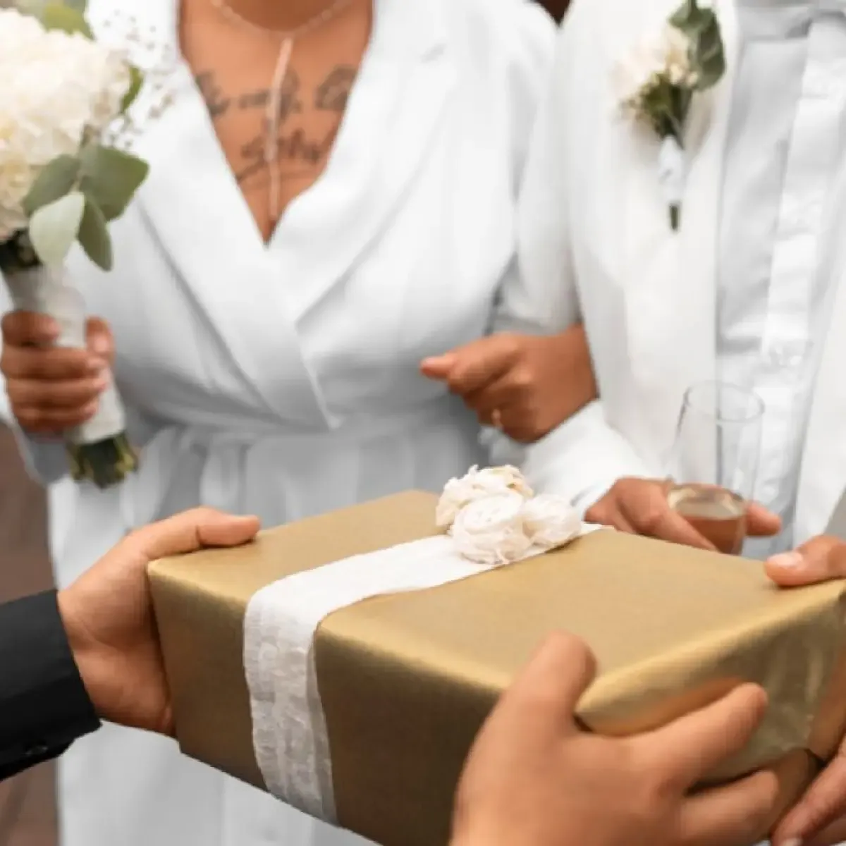 20 Rekomendasi Kado Pernikahan yang Bermanfaat
