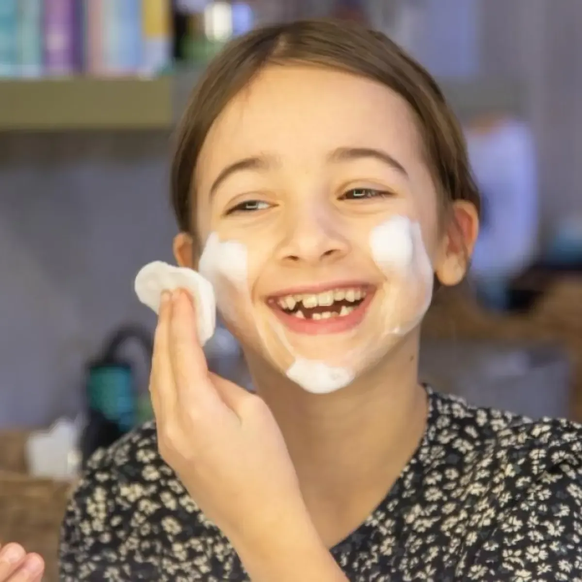 9 Rekomendasi Sabun Cuci Muka Anak Usia 8-12 Tahun, Pilih yang Lembut dan Aman