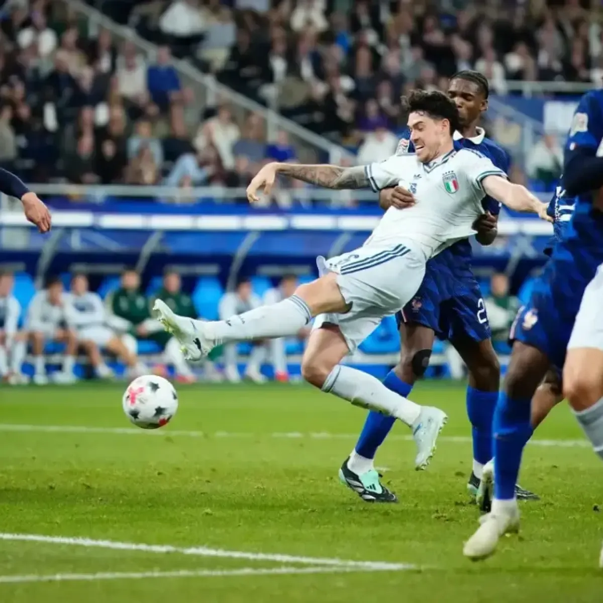 Alessandro Bastoni Tahan Imbang Prancis di UEFA Nations League