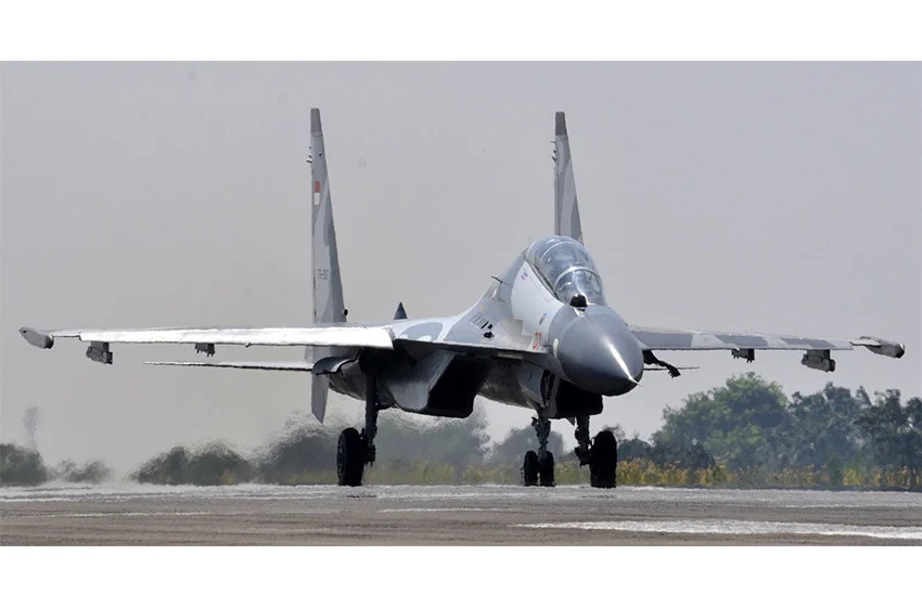 Aljazair vs Niger: Duel Panas di Lapangan dan Manuver Jet Tempur Sukhoi Su-30