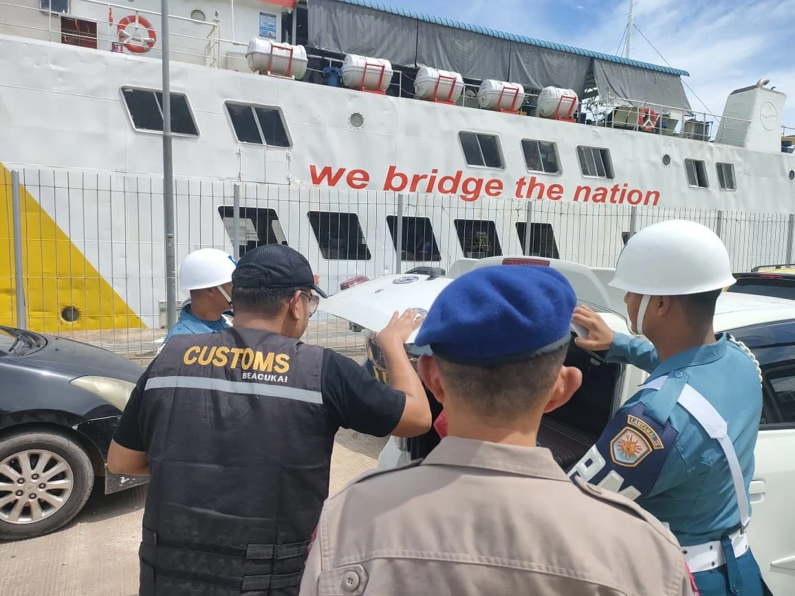 Bea Cukai dan TNI Gagalkan Peredaran 4,2 Juta Batang Rokok Ilegal di Banjarmasin