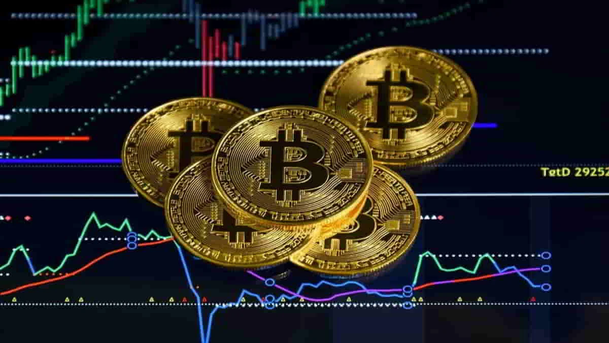 Bitcoin Anjlok di Bawah USD 83.000, ETF Alami Penarikan USD 487 Juta