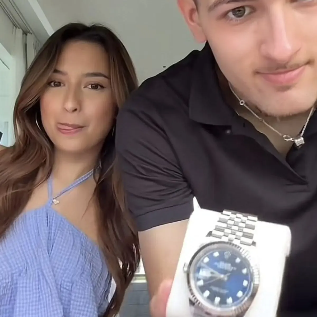 Justin Hubner Raih Sorotan Usai Terima Jam Mewah dari Jennifer Coppen