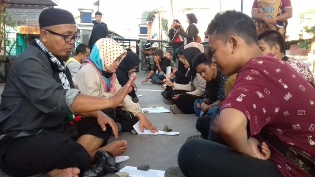 Kabag Umum Salurkan Santunan Kepada Komunitas Tuna Rungu di Banjarmasin