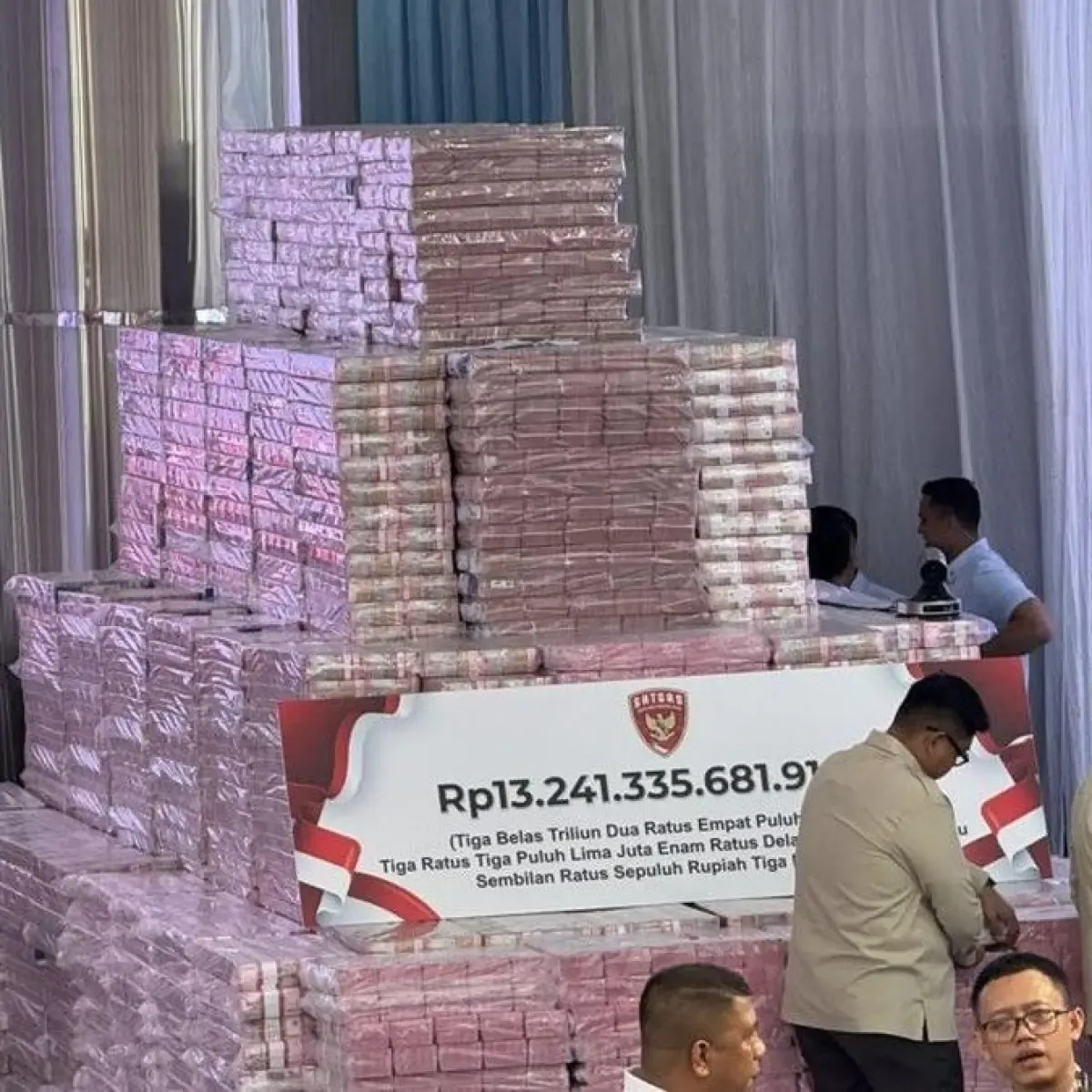 Kejagung Serahkan Uang Denda dan Pajak Rp 13,2 Triliun ke Negara