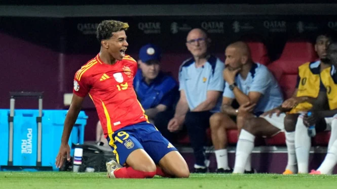 Lamine Yamal Cetak Sejarah, Spanyol Tundukkan Ceko 3-1 Meski Raya Berjuang