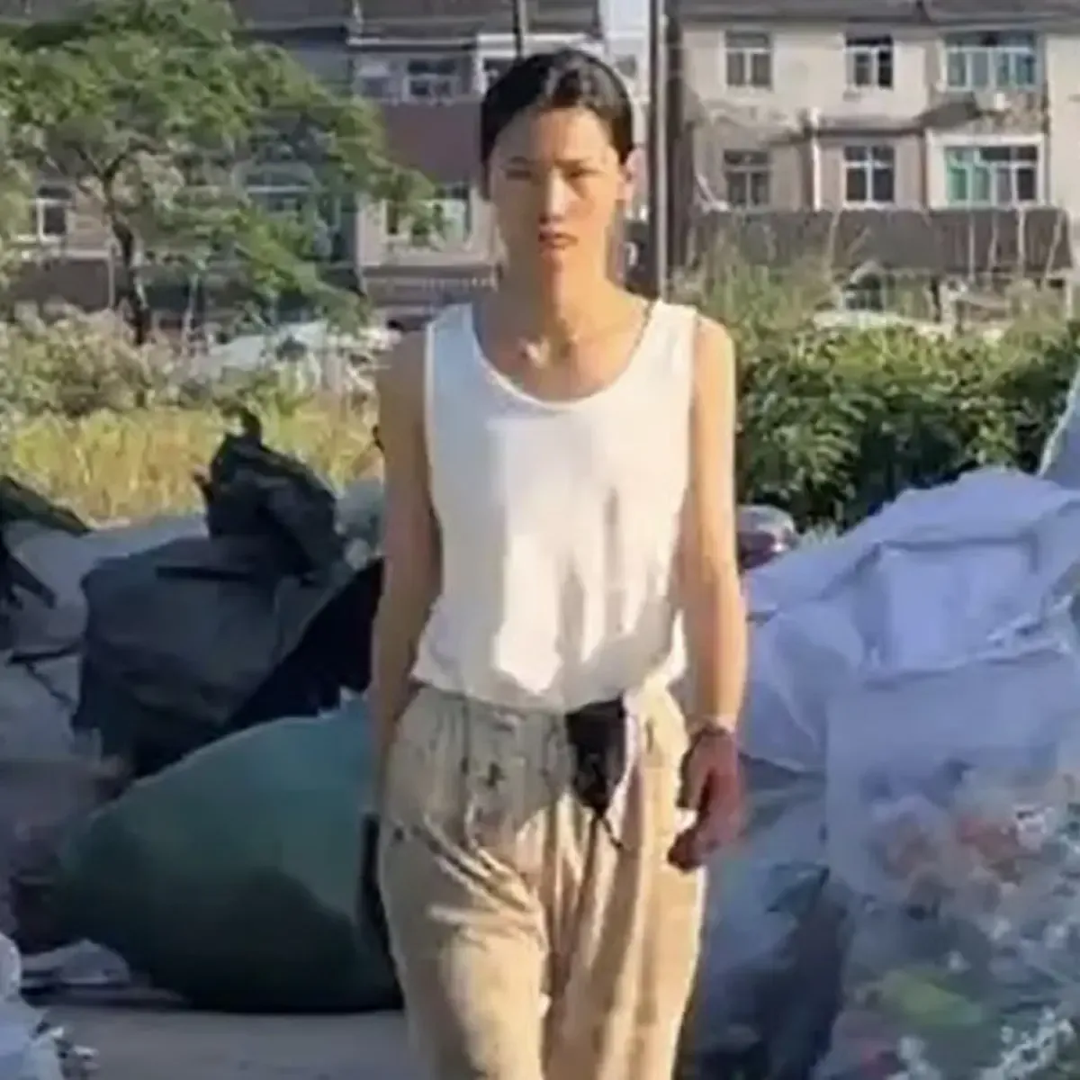 Leng Minghui Raih Peluang Model Usai Viral Memulung Sampah