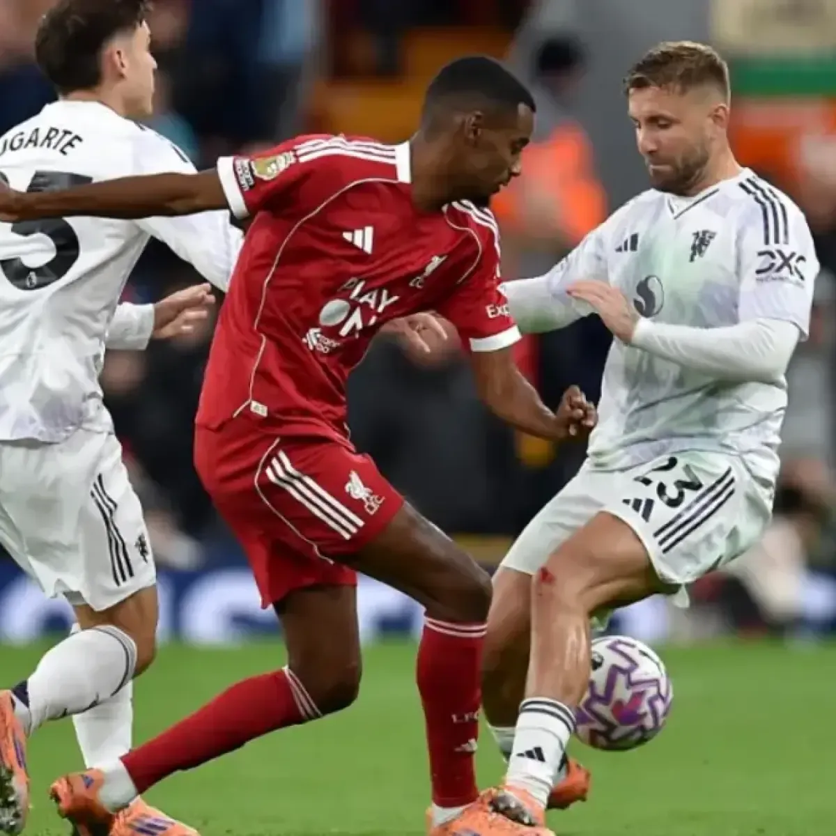 Liverpool Hadapi Ancaman Cedera Isak dan Gakpo Jelang Laga Kontra Manchester City
