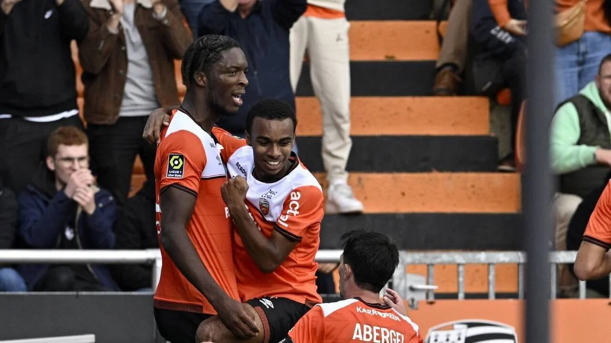Lorient Tumbangkan Paris FC 1-0: Kisah Emosional Gabin Bernardeau dan Kebangkitan Isaak Touré