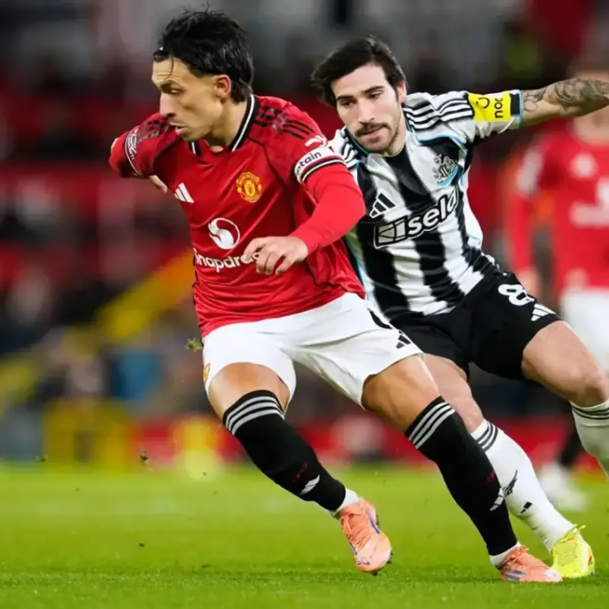 Manchester United Berencana Bahas Kontrak Baru Lisandro Martinez