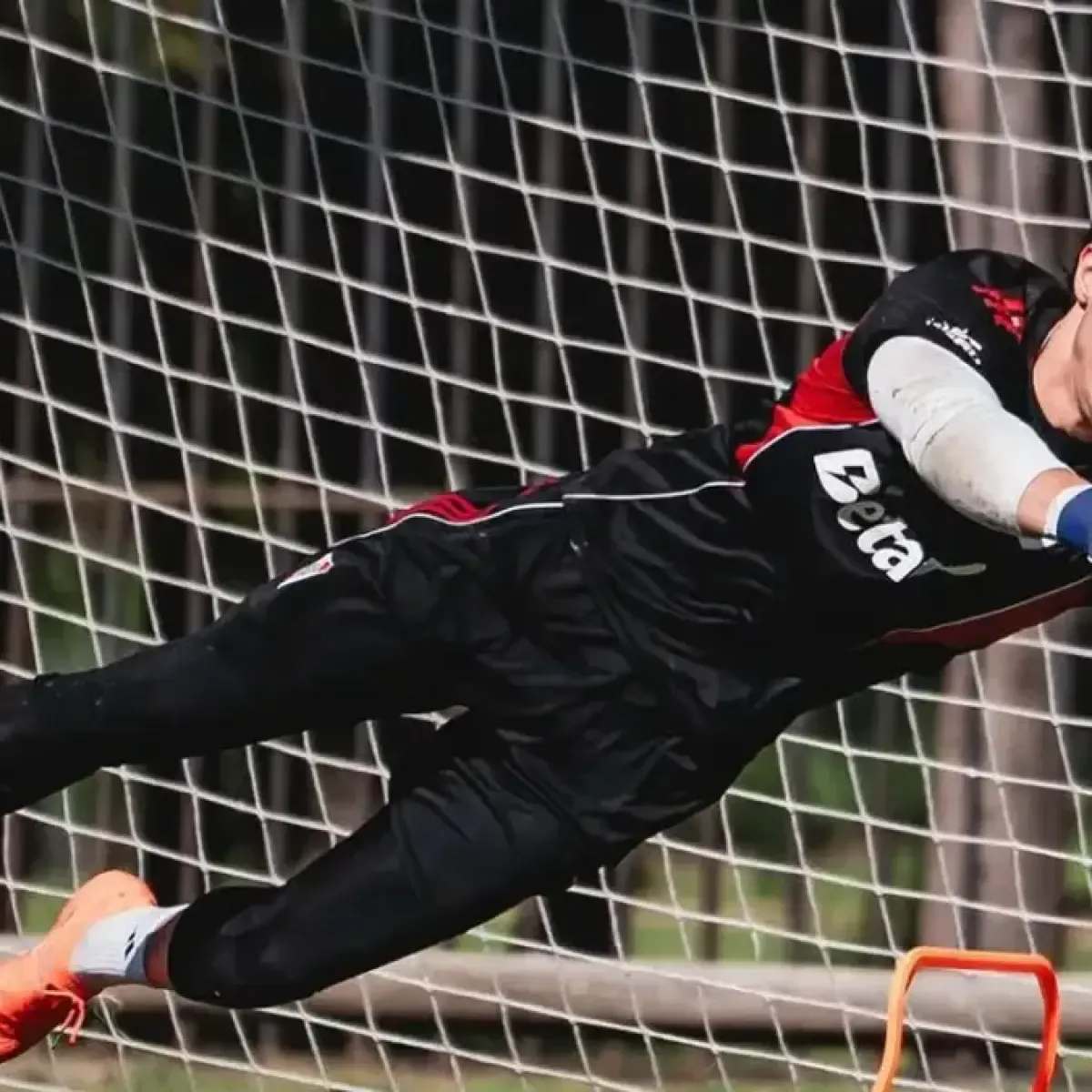 Manchester United Bidik Santiago Beltran di Tengah Rencana Kontrak Baru River Plate