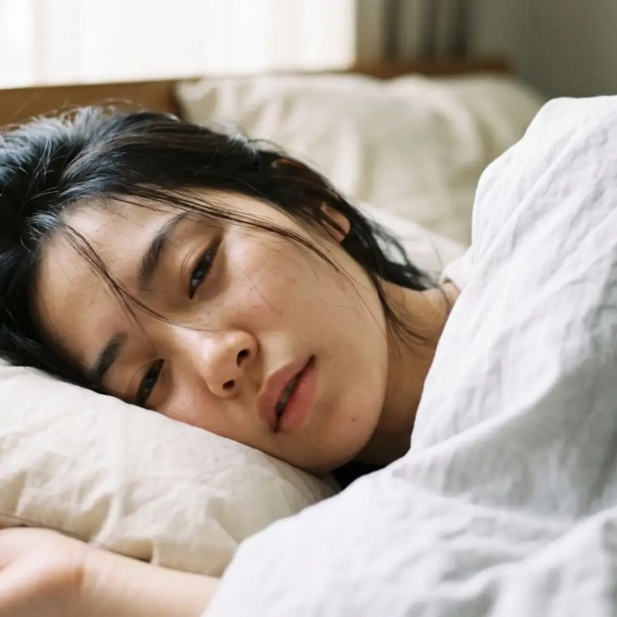 Medis Mengungkap Penyebab Mimpi Jatuh Saat Tidur, Ternyata Ini Penjelasannya