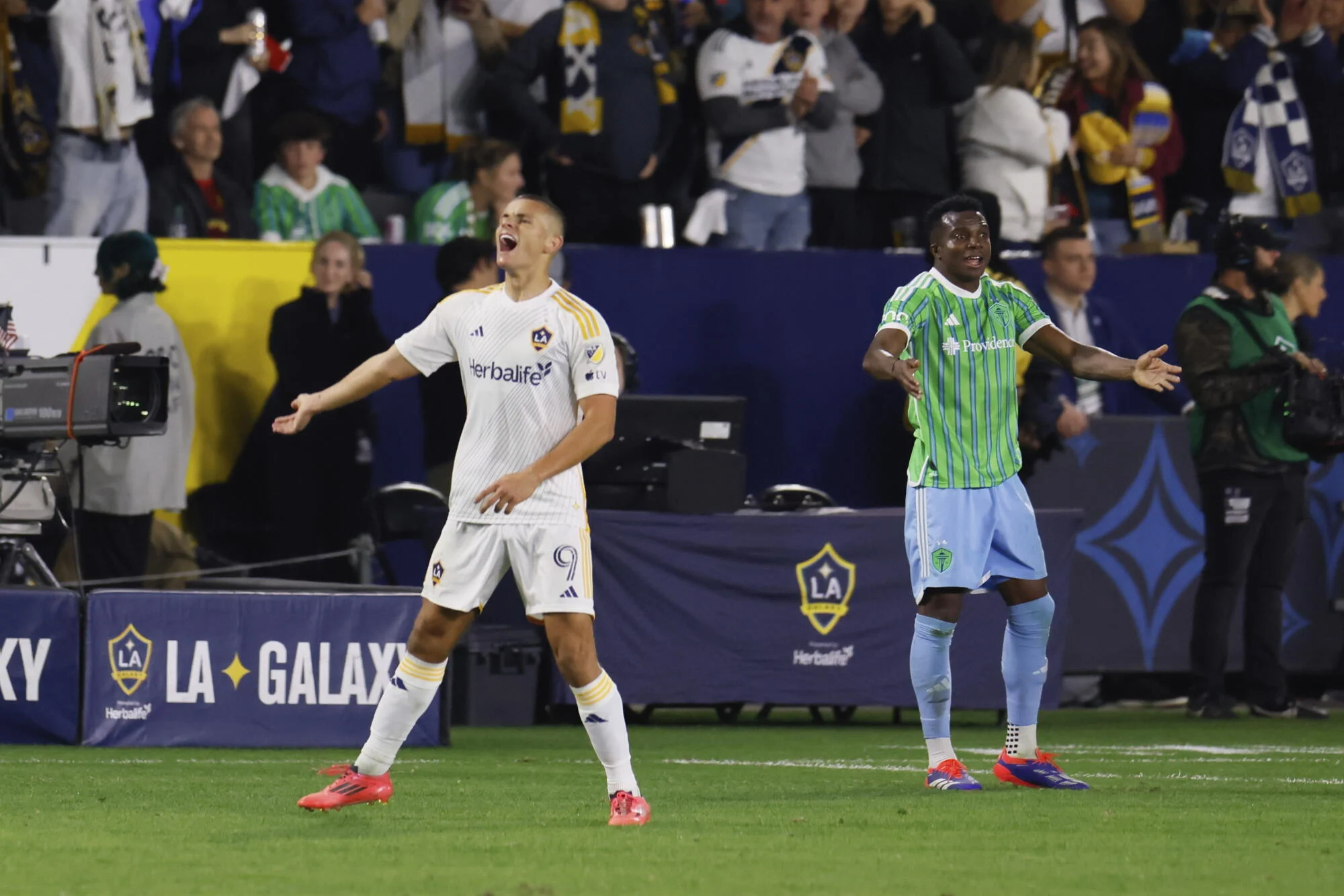 New England Revolution Dihancurkan Seattle Sounders 3-0, Joveljic Cetak Gol Cantik dan Rekor Baru