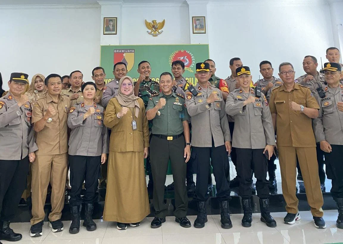 Perkuat Sinergitas TNI-Polri, Polsek Banjarmasin Utara Sambangi Koramil di HUT ke-81 TNI