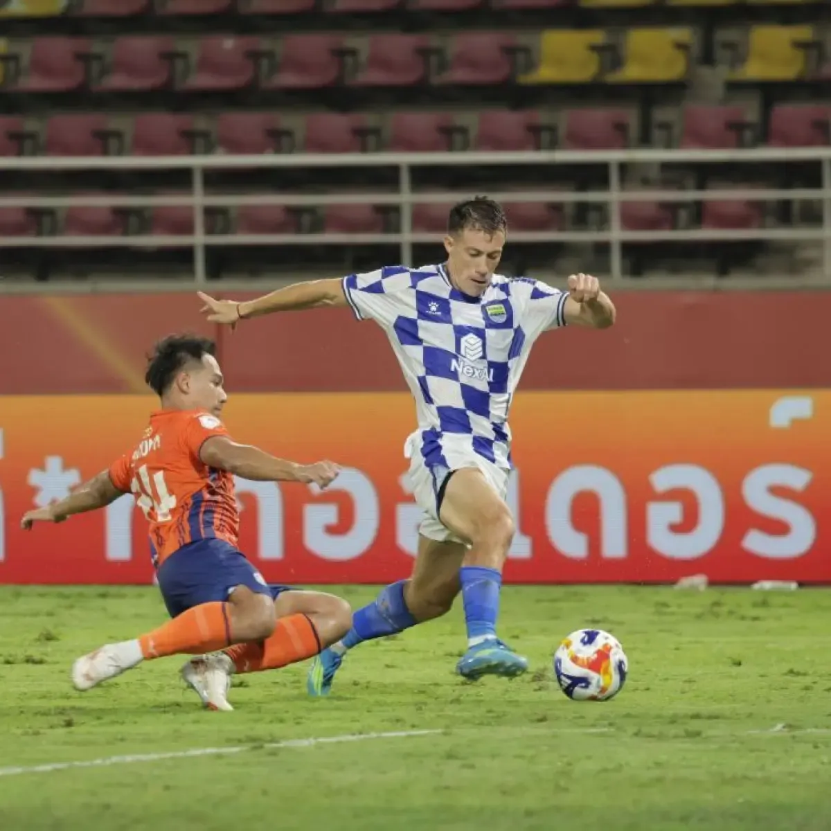 Persib Bandung Kalahkan Port FC 3-1 di Pathum Thani, Comeback Dramatis di Menit Akhir