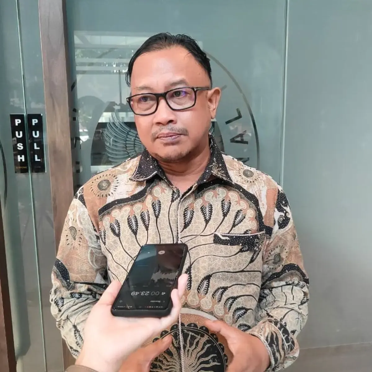Polisi Pulihkan Warga Usai Gerebek Kampung Narkoba Jakbar