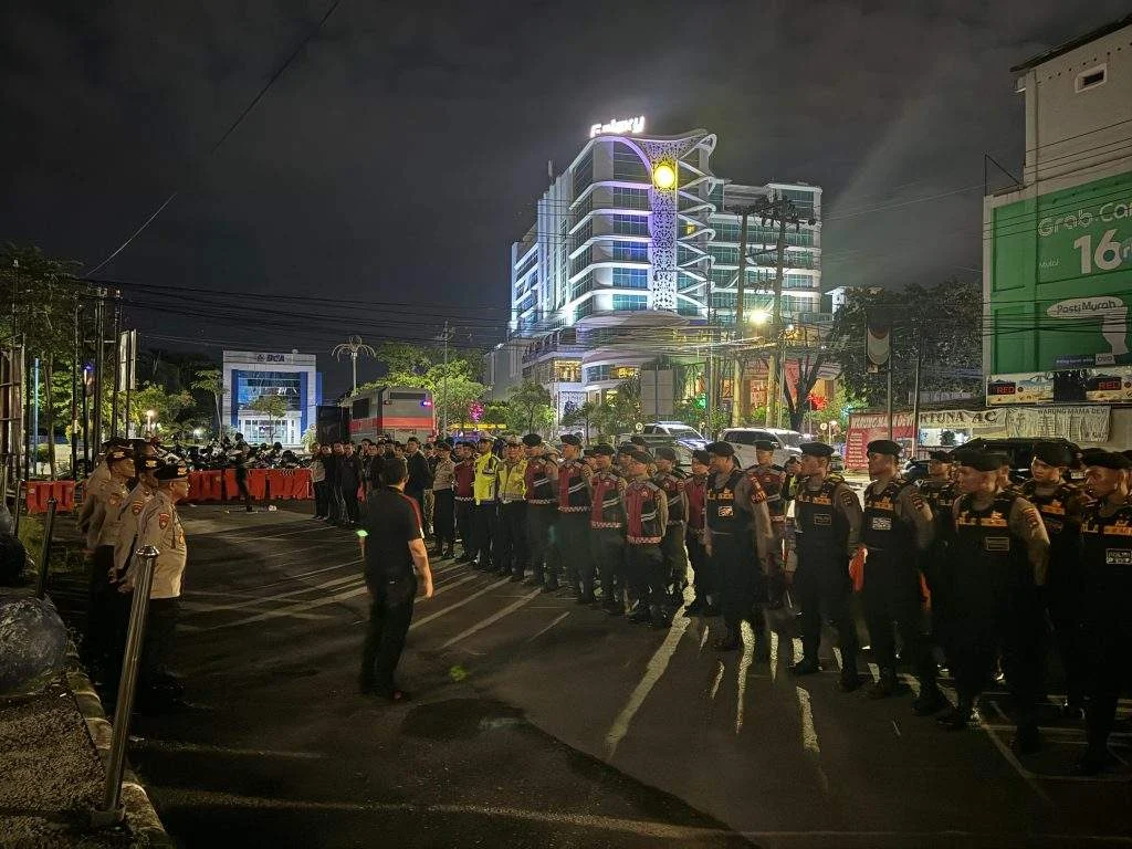 Subuh Hari Ini: Upah Rp75 Ribu Penyapu Jalan Banjarmasin hingga Patroli Kamtibmas Polres Rohil