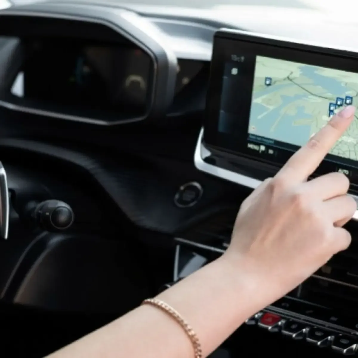 Tesla Hapus Fitur Radio Sedan Model 3 RWD demi Efisiensi Biaya Produksi